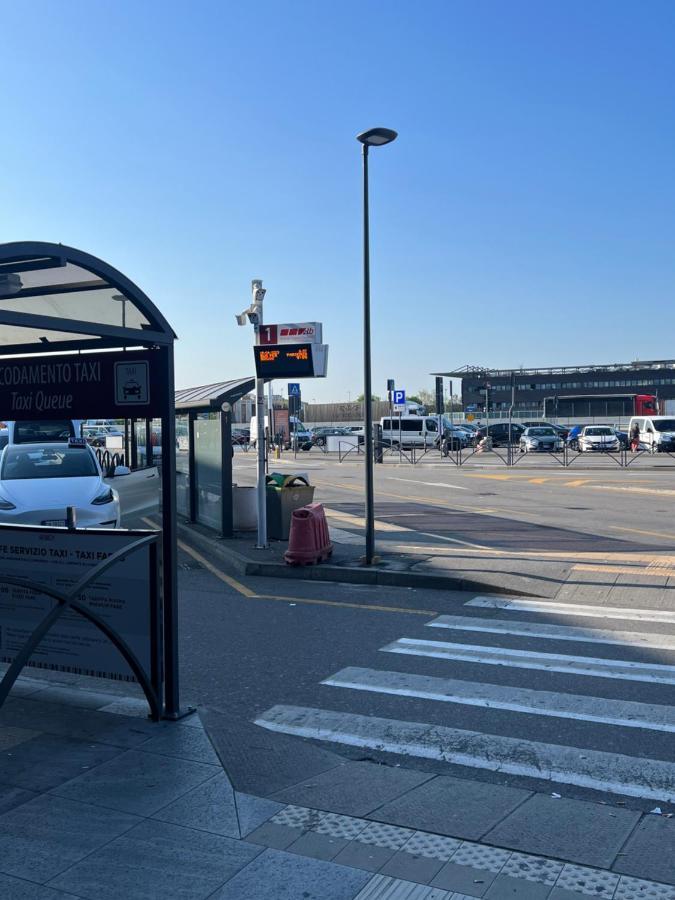 Orio Relax 24H Airport 1 - 3 Minute From Arrival By Bus Leilighet Bergamo Eksteriør bilde